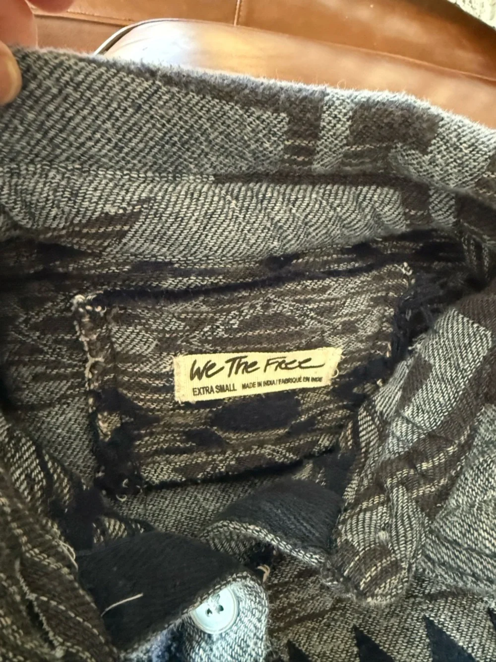 Women’s We The Free Arizona Sky 
buttoned pullover in Navy, Brown & Gray, XS - Picture 3 of 5